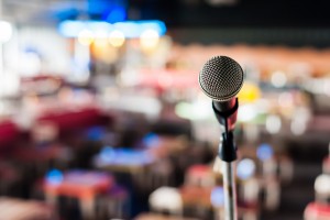 photodune-2633758-microphone-on-stage-in-club-l-1024x661